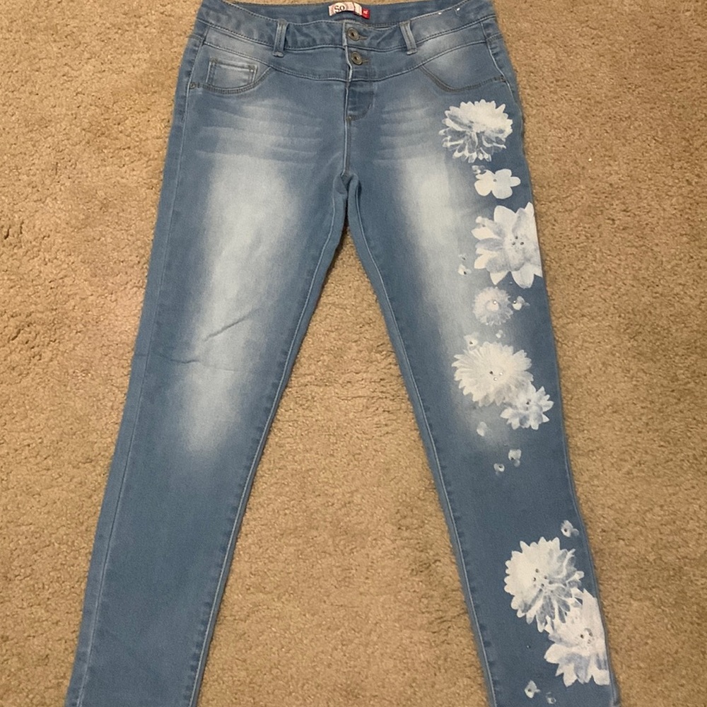 Size 16, light blue jeans, kohl’s SO brand